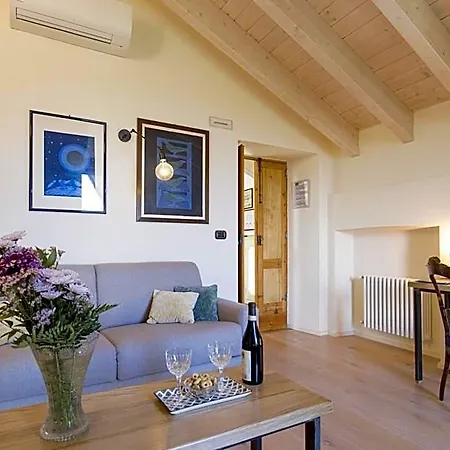 Trisano Bed & Breakfast 4*