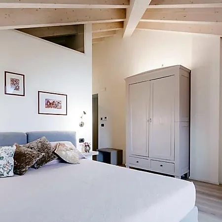 Trisano Bed & Breakfast 4*